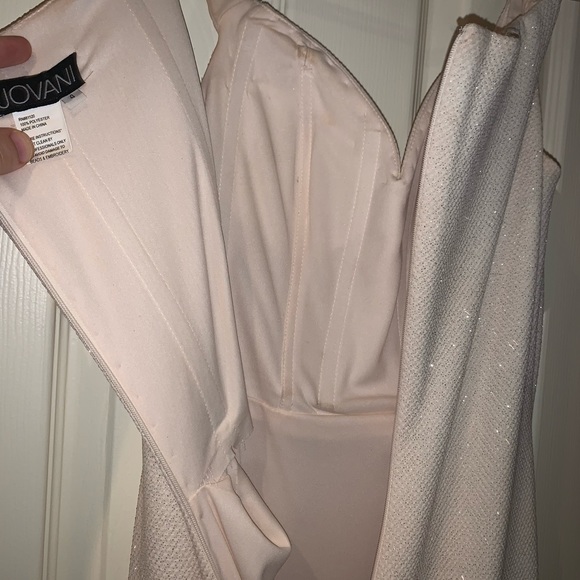 #55187 Jovani White Size 4 Gown - Prom/Pagaent - Picture 5 of 16